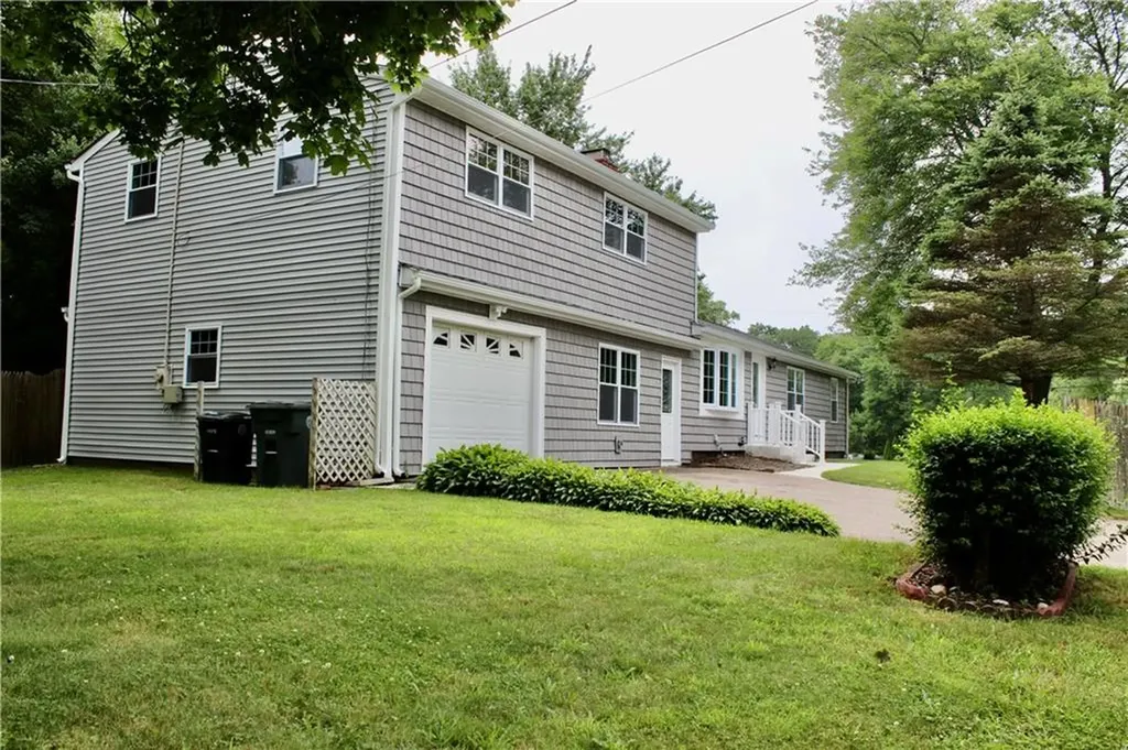 11 Manning Court Coventry RI 02816