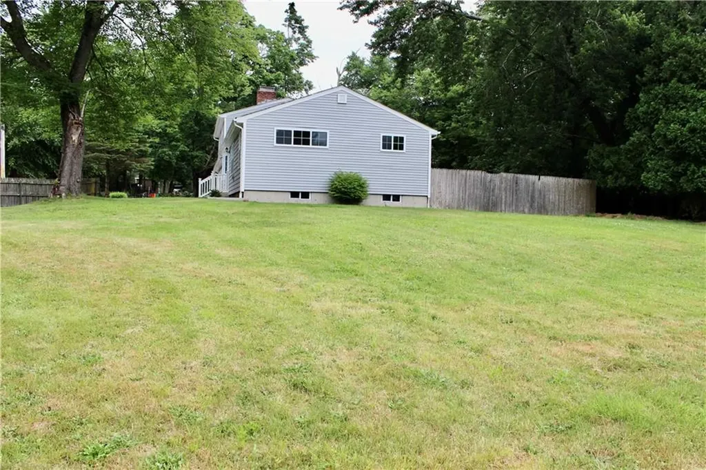 11 Manning Court Coventry RI 02816