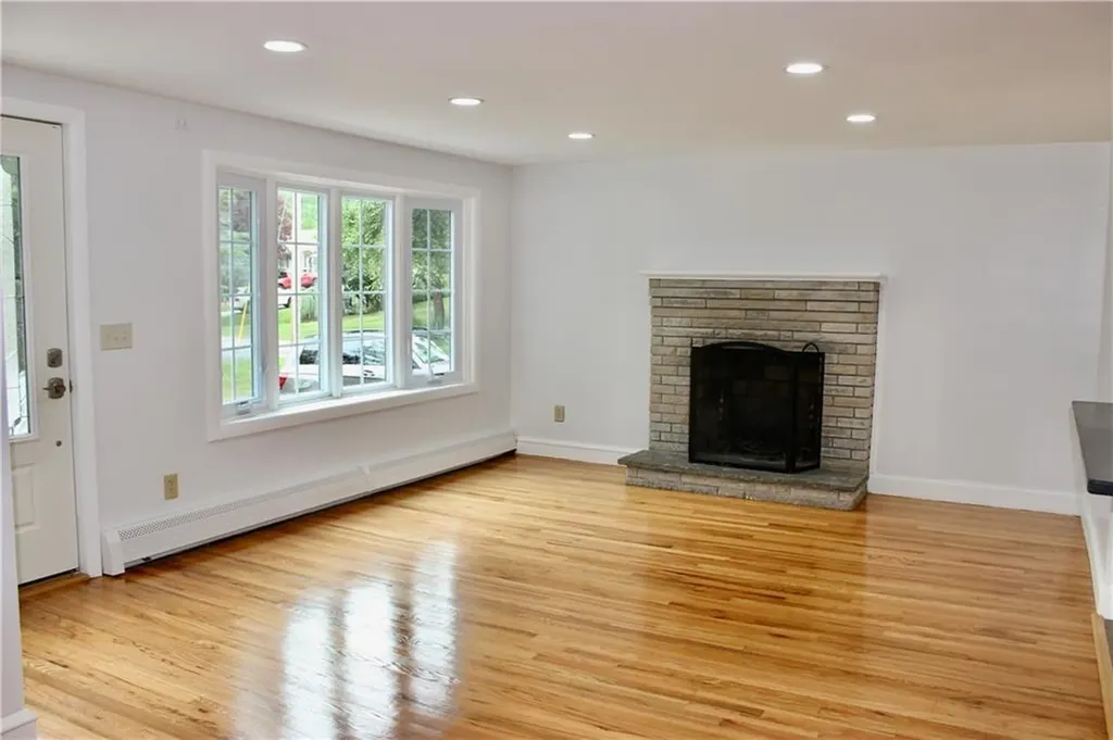 11 Manning Court Coventry RI 02816
