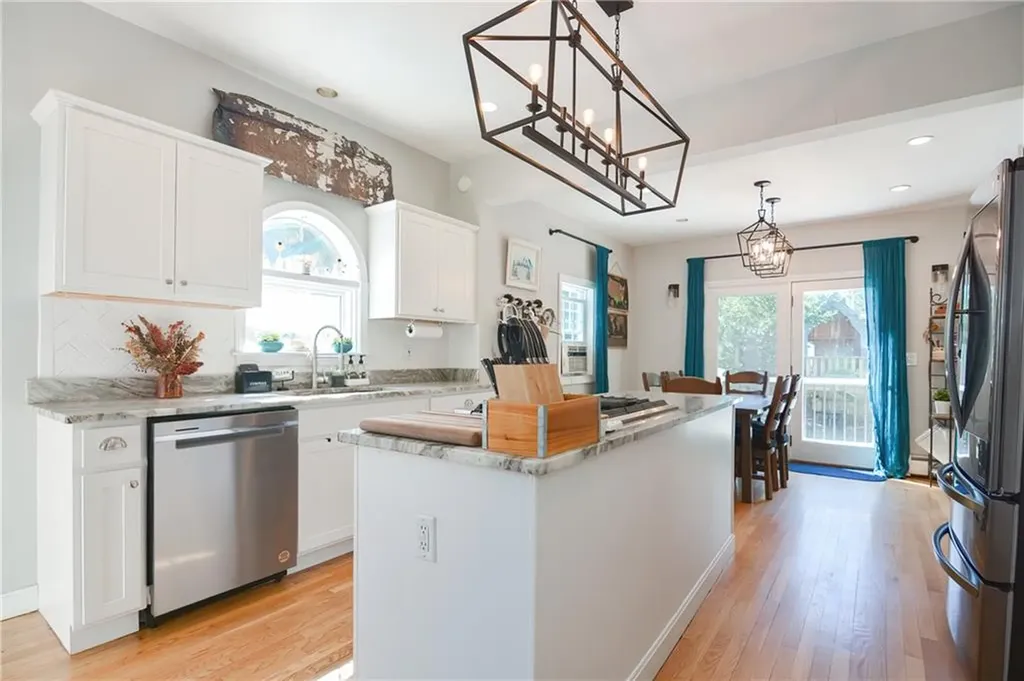 26 Howard Street Barrington RI 02806