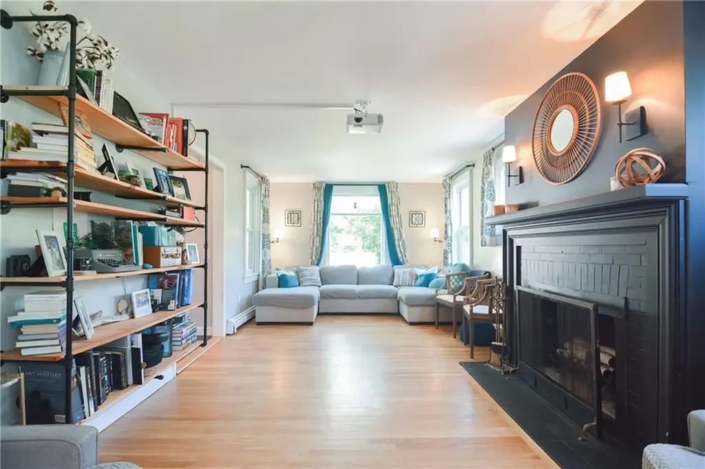 26 Howard Street Barrington RI 02806