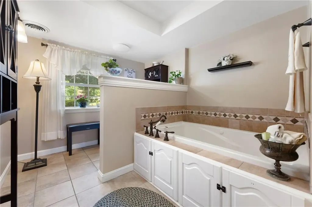 110 Sweetbriar Drive Cranston RI 02920