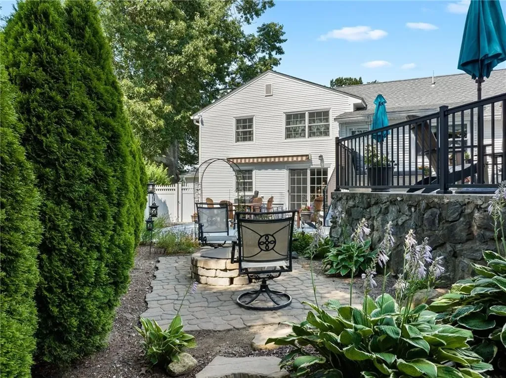 110 Sweetbriar Drive Cranston RI 02920