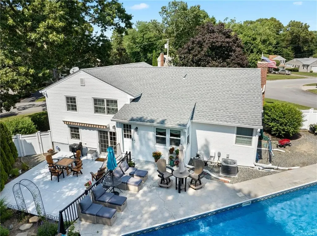 110 Sweetbriar Drive Cranston RI 02920