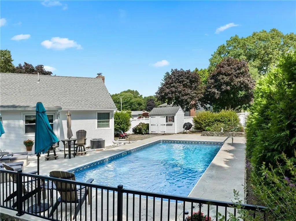 110 Sweetbriar Drive Cranston RI 02920