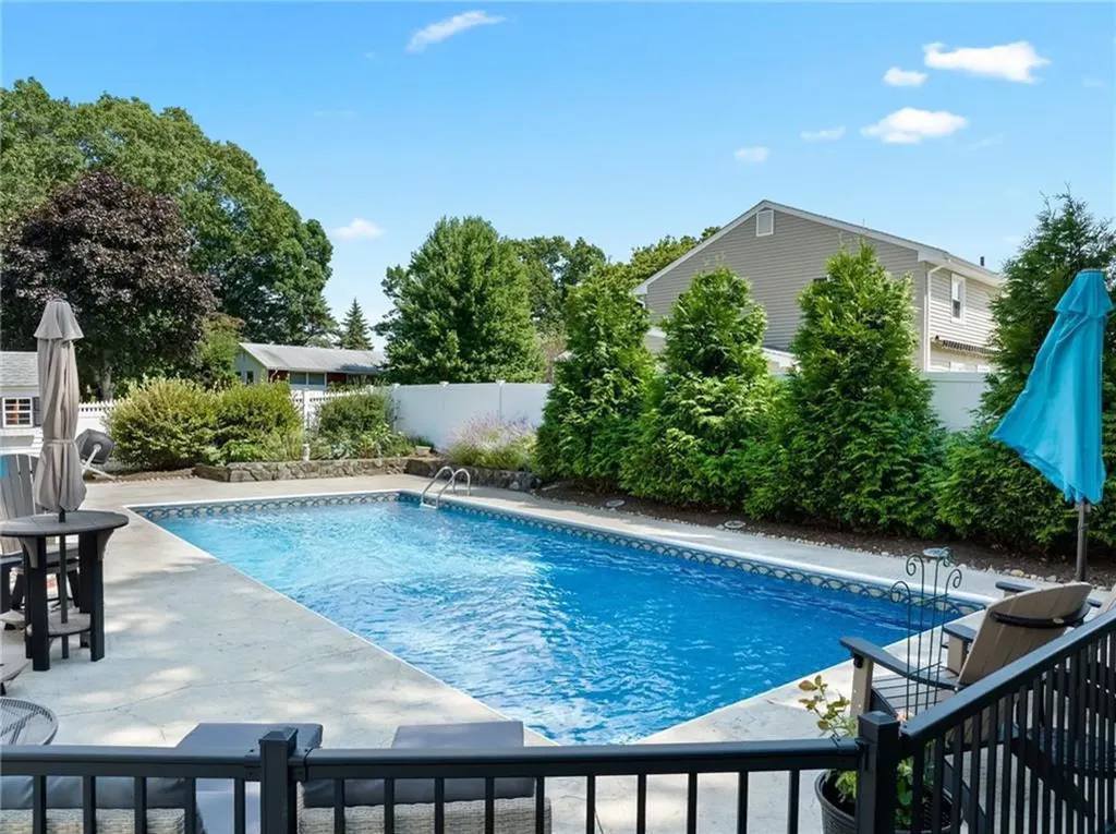 110 Sweetbriar Drive Cranston RI 02920