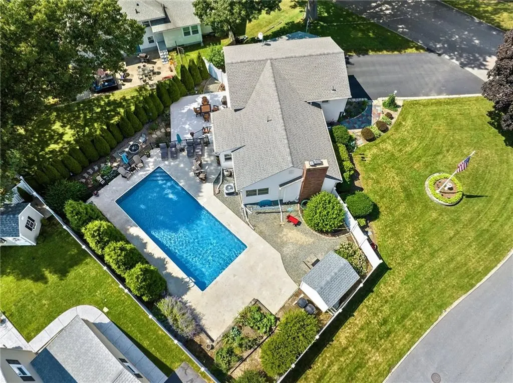 110 Sweetbriar Drive Cranston RI 02920