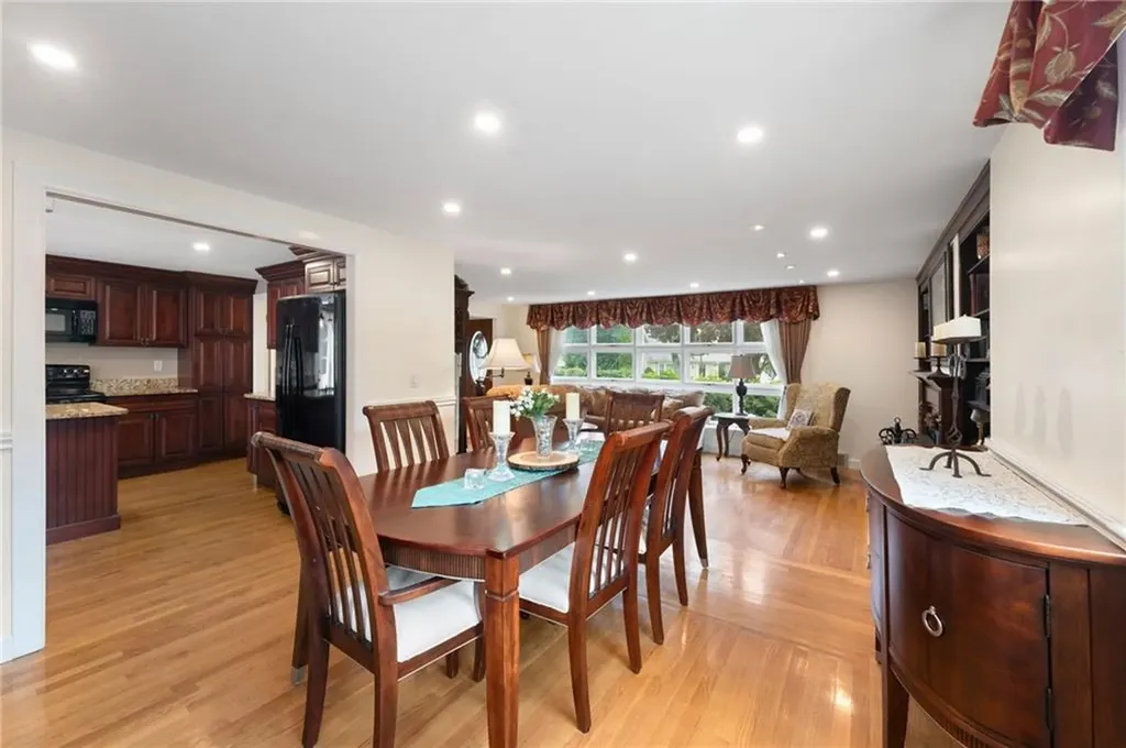 110 Sweetbriar Drive Cranston RI 02920
