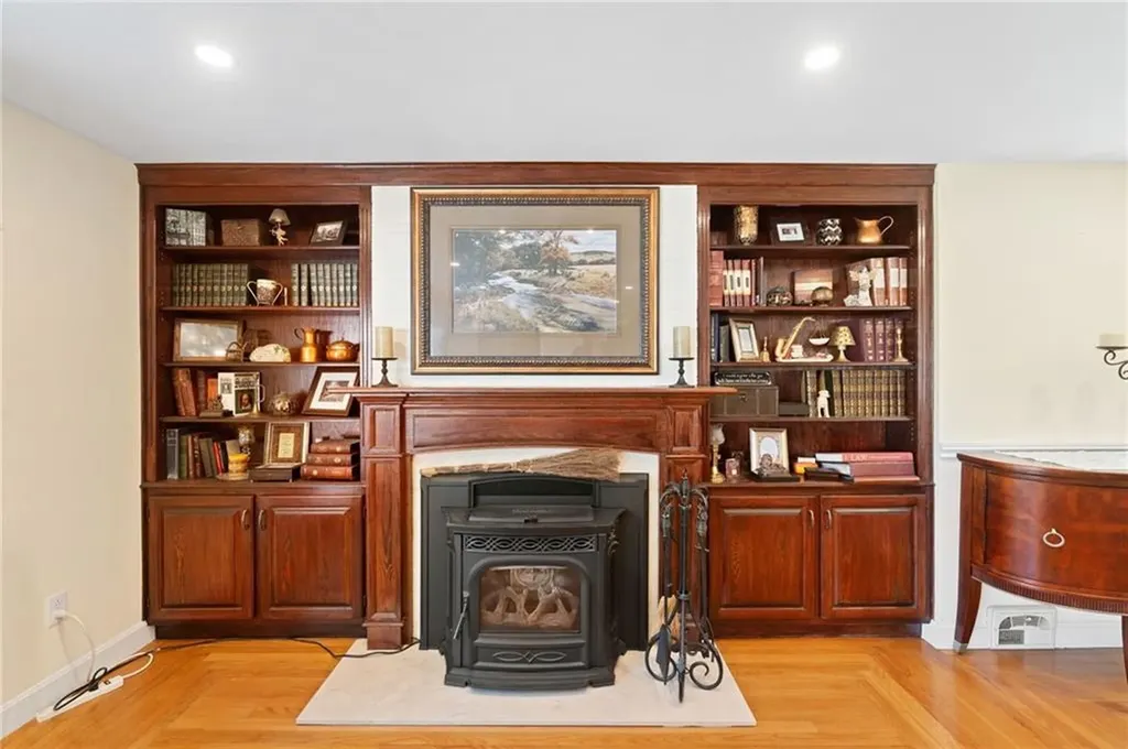 110 Sweetbriar Drive Cranston RI 02920