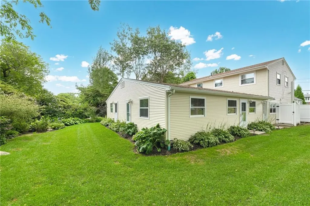 47 Westmoreland Street Narragansett RI 02882