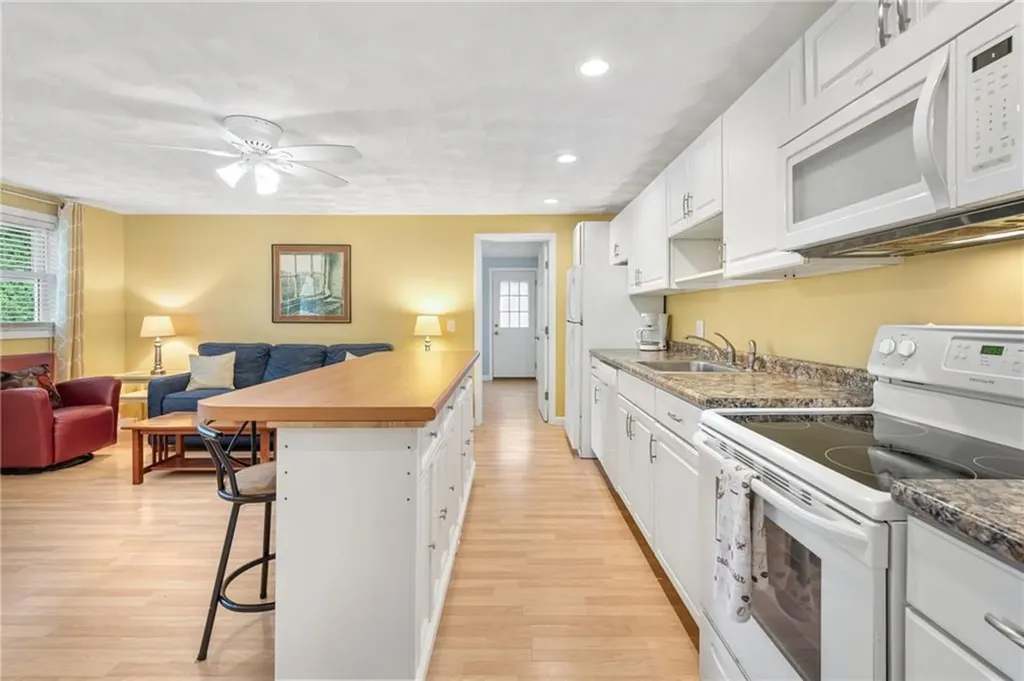 47 Westmoreland Street Narragansett RI 02882