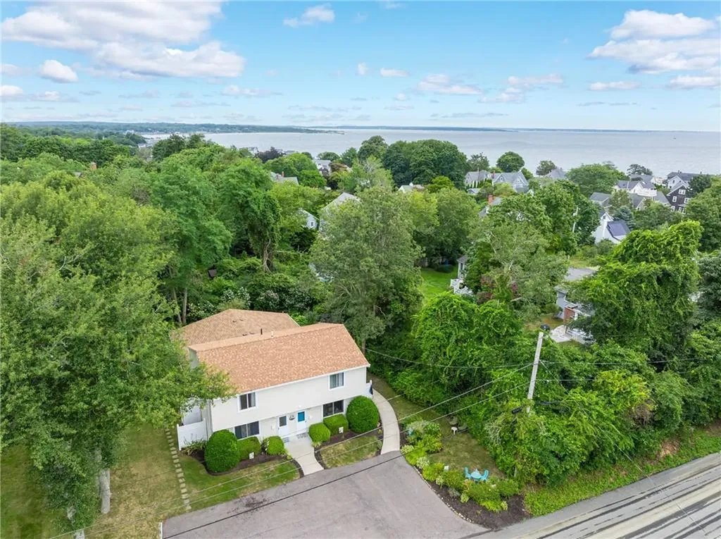 47 Westmoreland Street Narragansett RI 02882