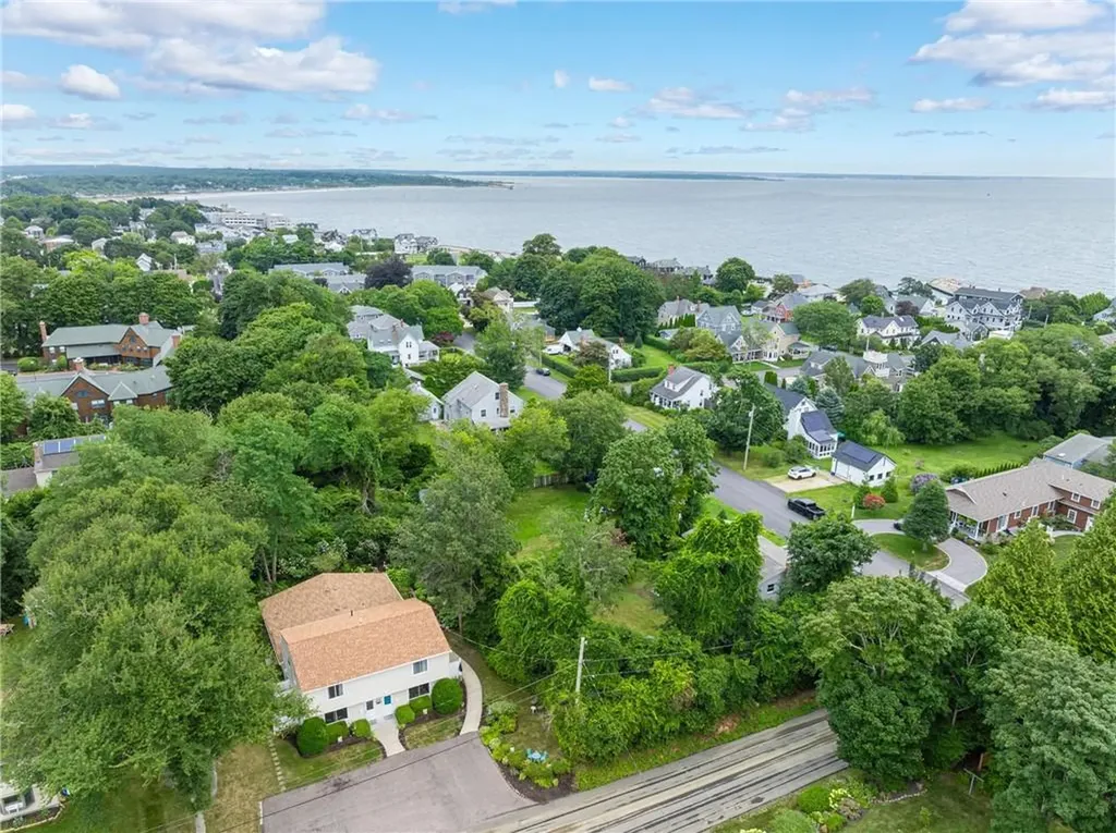 47 Westmoreland Street Narragansett RI 02882
