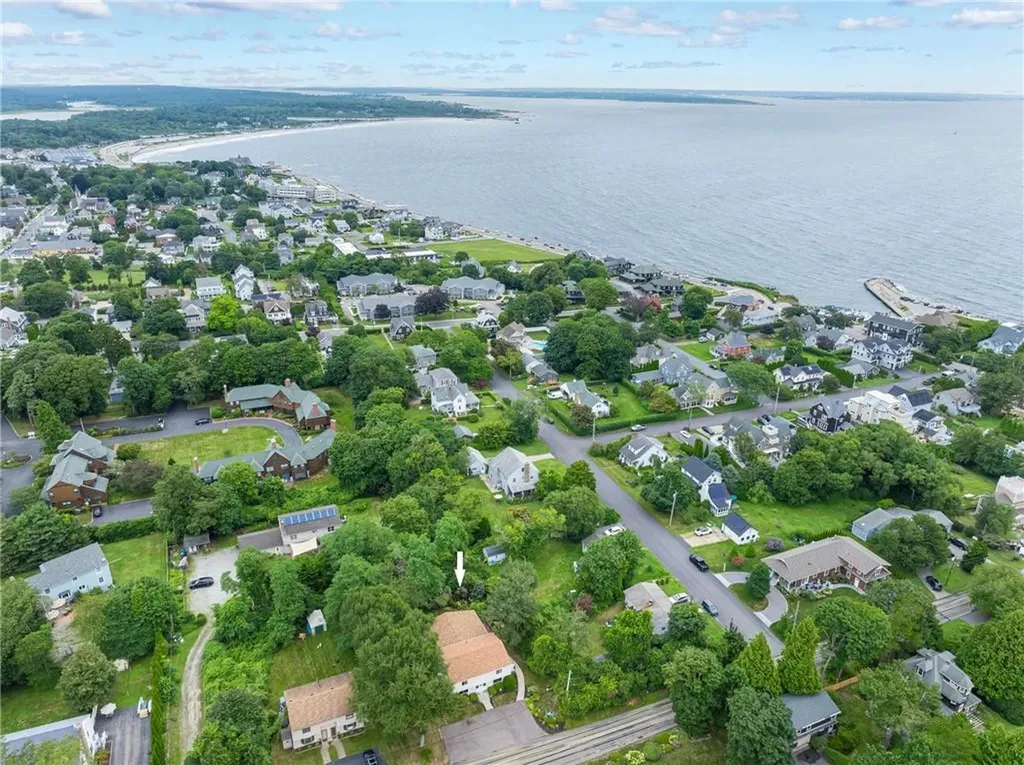47 Westmoreland Street Narragansett RI 02882