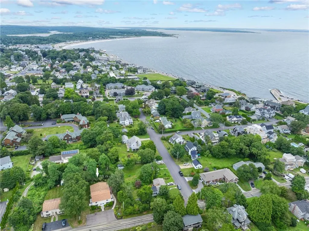 47 Westmoreland Street Narragansett RI 02882