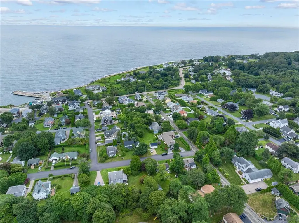 47 Westmoreland Street Narragansett RI 02882