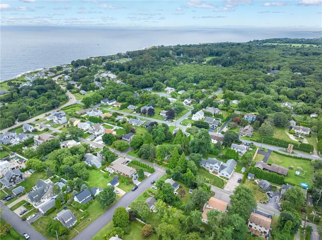 47 Westmoreland Street Narragansett RI 02882