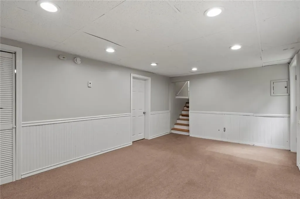 37 Highland Avenue Coventry RI 02816