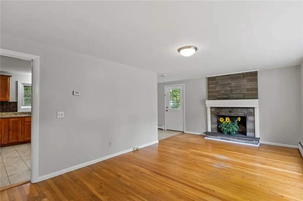 37 Highland Avenue Coventry RI 02816