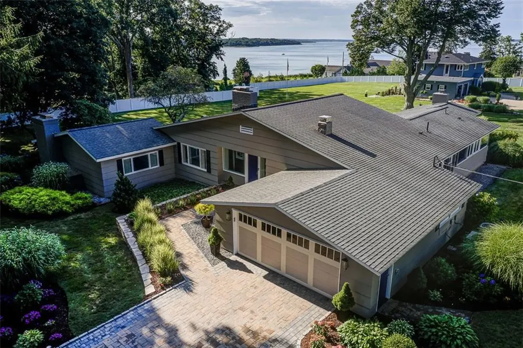 30 Lisa Lane Warwick RI 02889