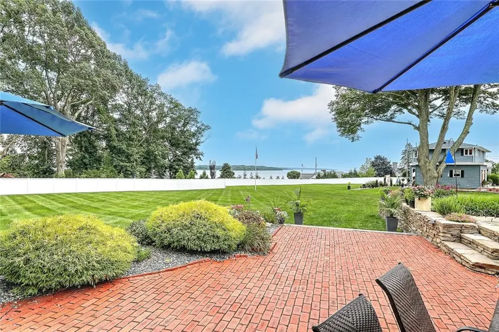 30 Lisa Lane Warwick RI 02889