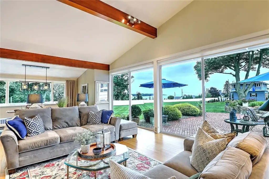 30 Lisa Lane Warwick RI 02889