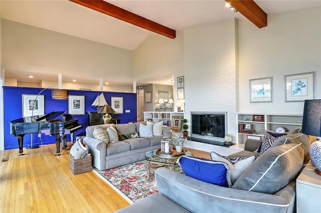 30 Lisa Lane Warwick RI 02889