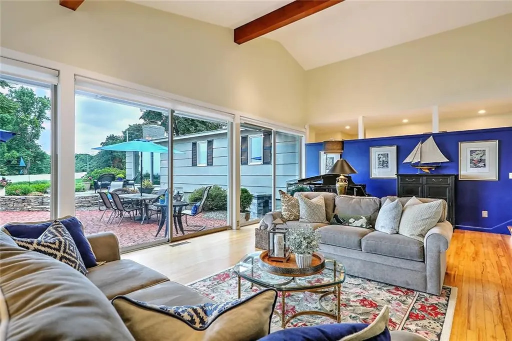 30 Lisa Lane Warwick RI 02889
