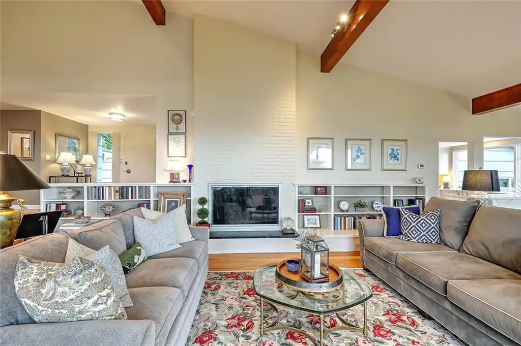 30 Lisa Lane Warwick RI 02889