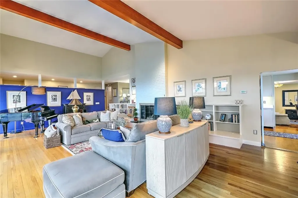 30 Lisa Lane Warwick RI 02889