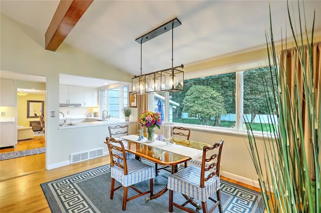 30 Lisa Lane Warwick RI 02889