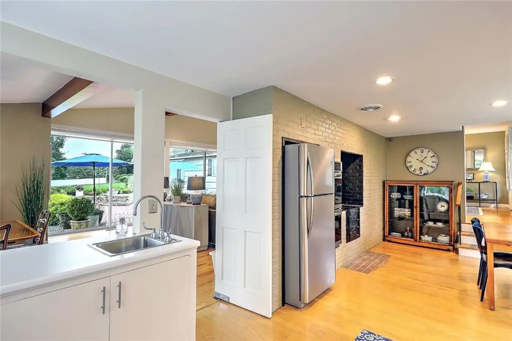30 Lisa Lane Warwick RI 02889