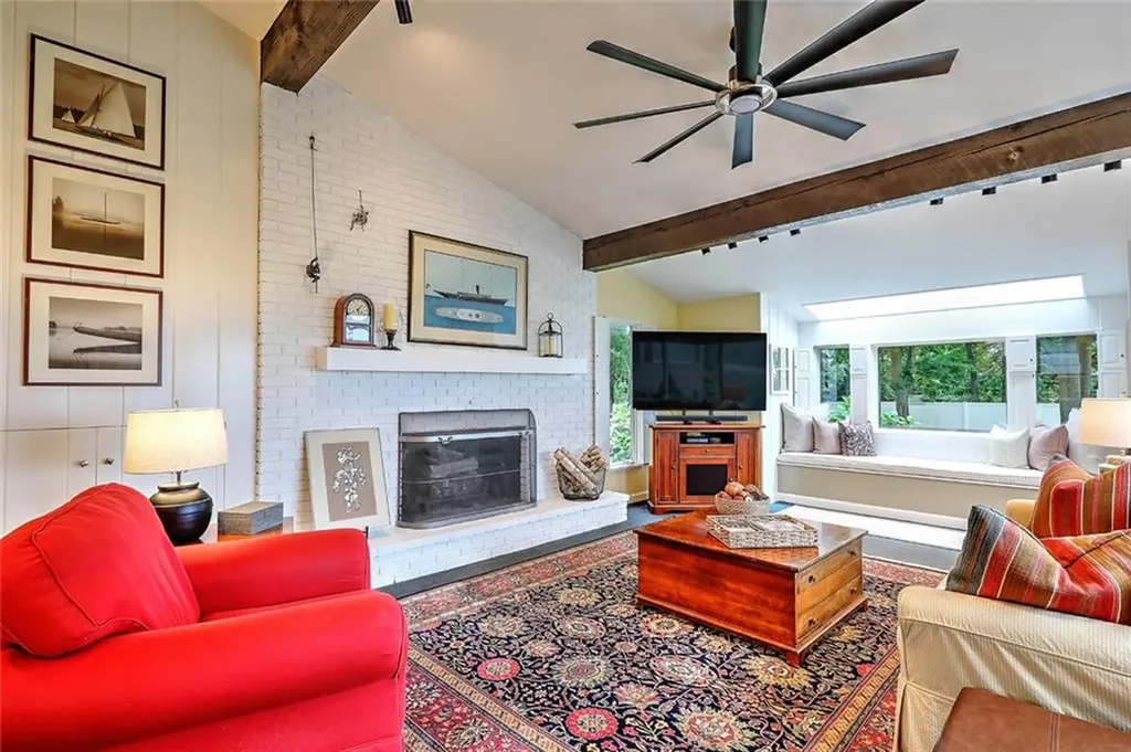 30 Lisa Lane Warwick RI 02889