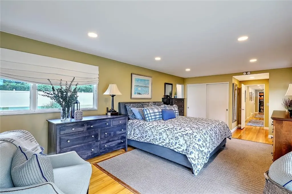30 Lisa Lane Warwick RI 02889