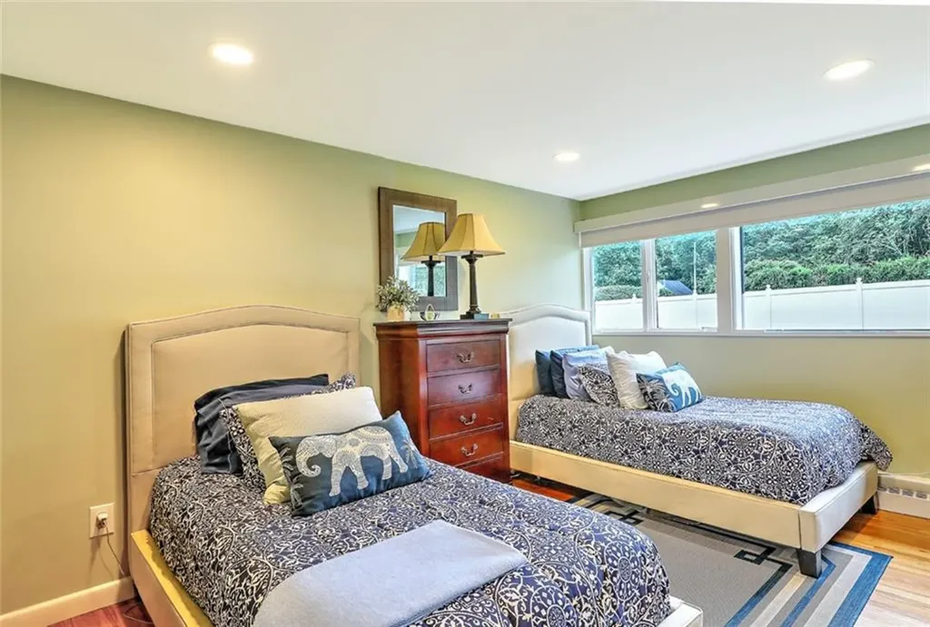 30 Lisa Lane Warwick RI 02889