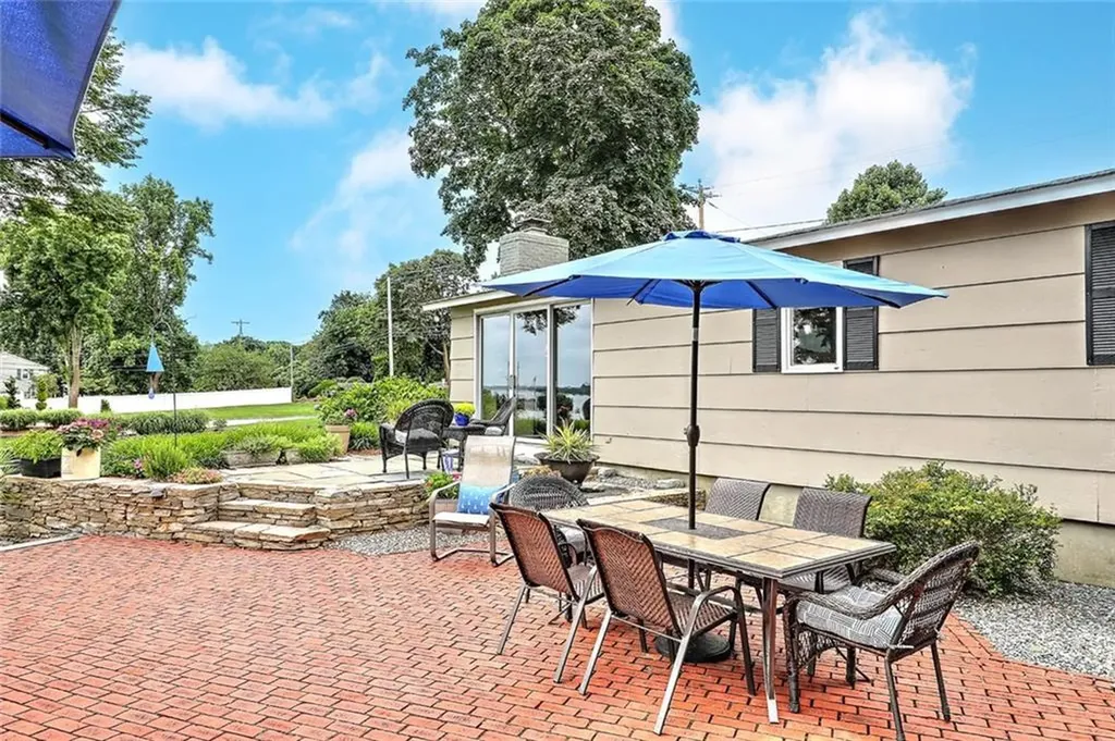 30 Lisa Lane Warwick RI 02889