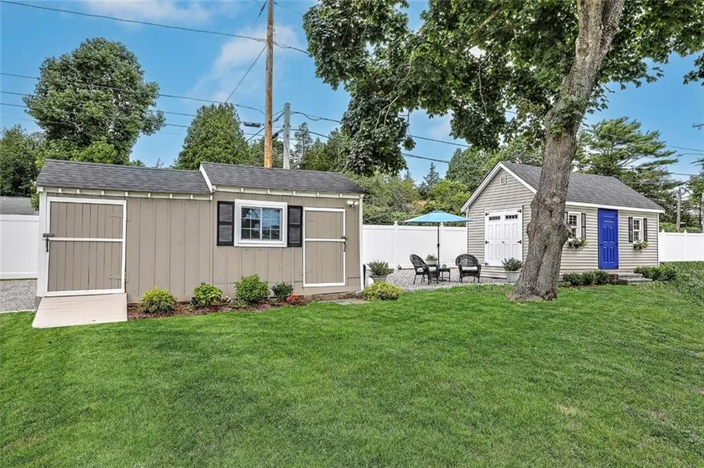 30 Lisa Lane Warwick RI 02889