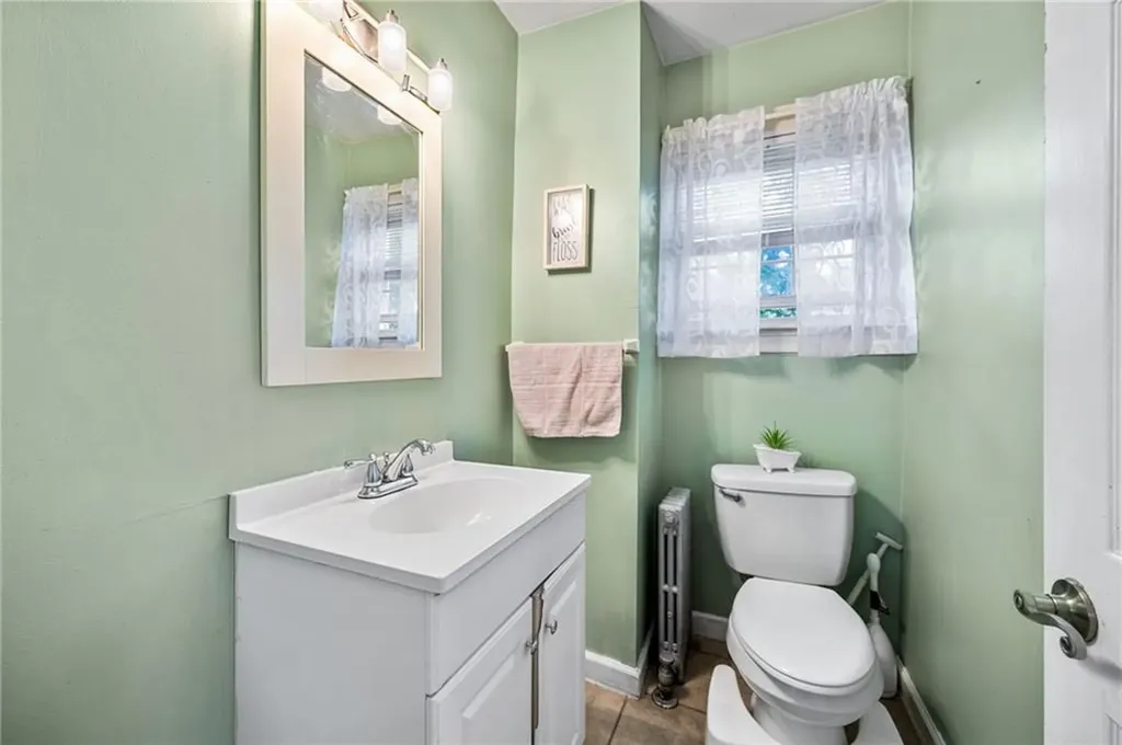 91 Woodbury Street Pawtucket RI 02861