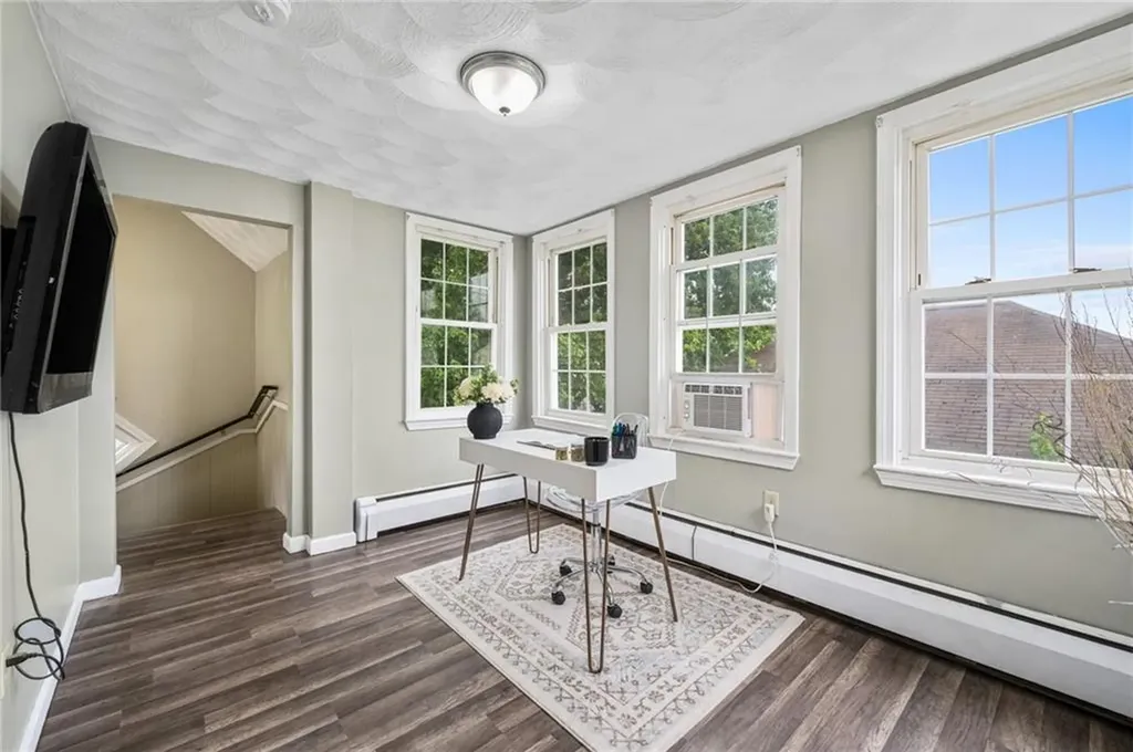 91 Woodbury Street Pawtucket RI 02861