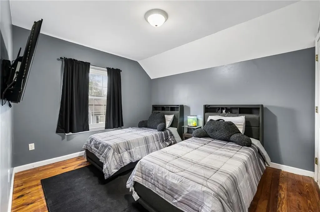91 Woodbury Street Pawtucket RI 02861