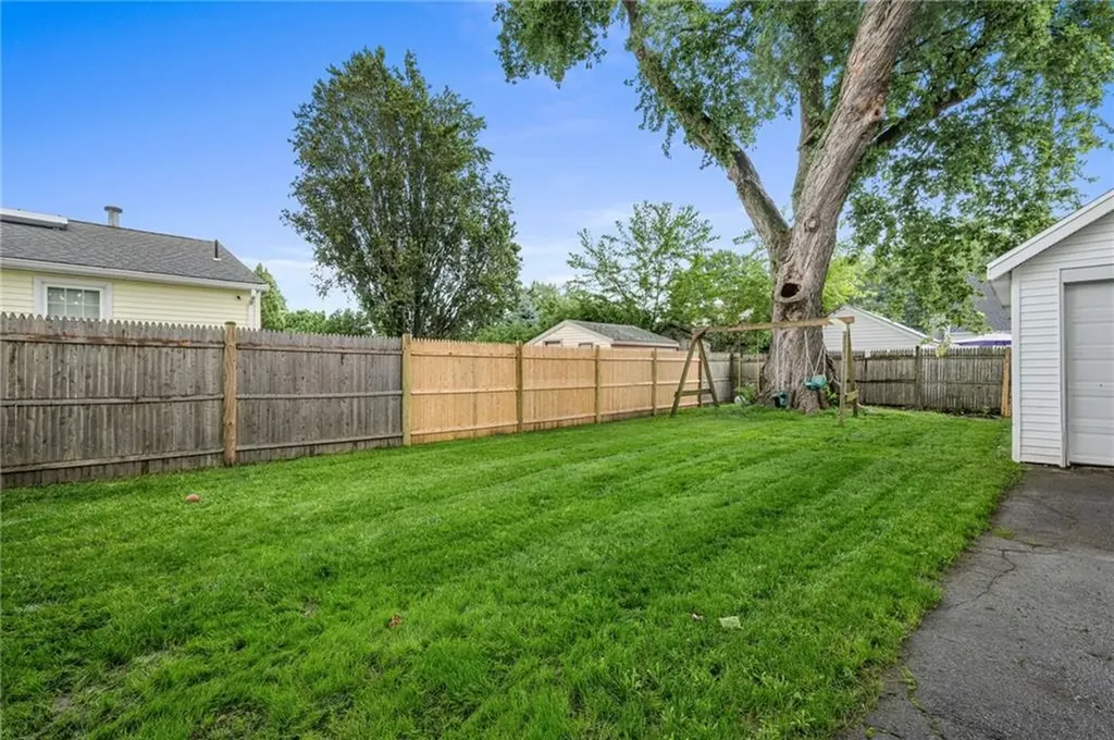 91 Woodbury Street Pawtucket RI 02861