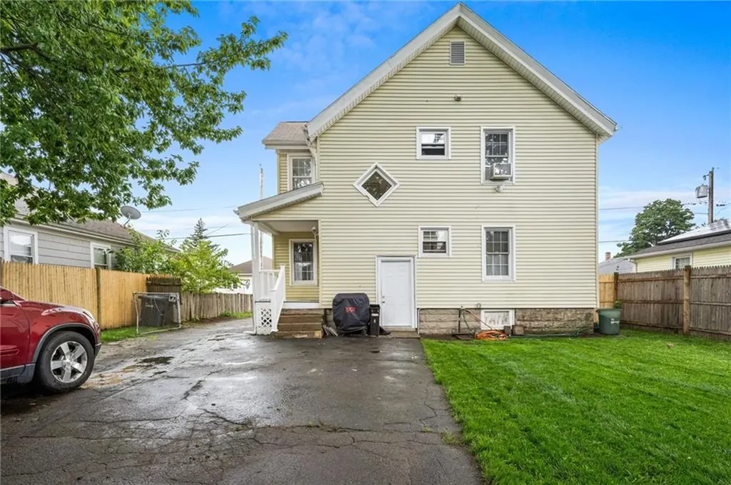91 Woodbury Street Pawtucket RI 02861