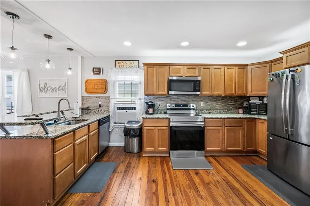 91 Woodbury Street Pawtucket RI 02861