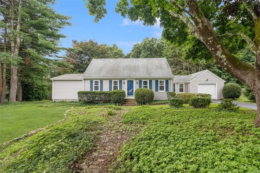 16 Maplewood Drive Coventry RI 02816