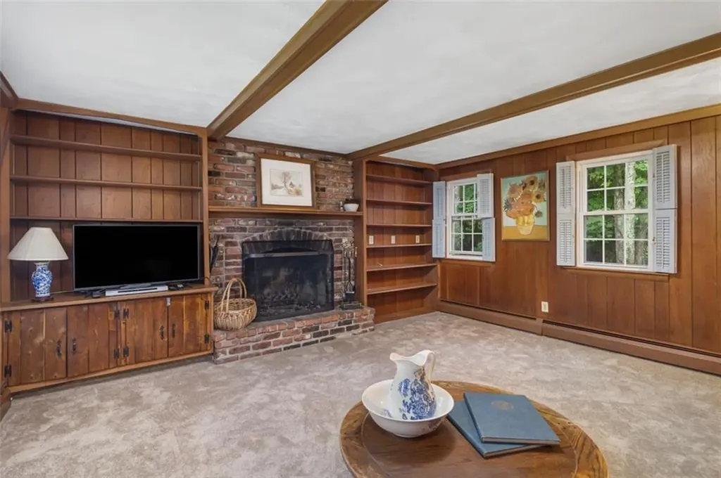 16 Maplewood Drive Coventry RI 02816