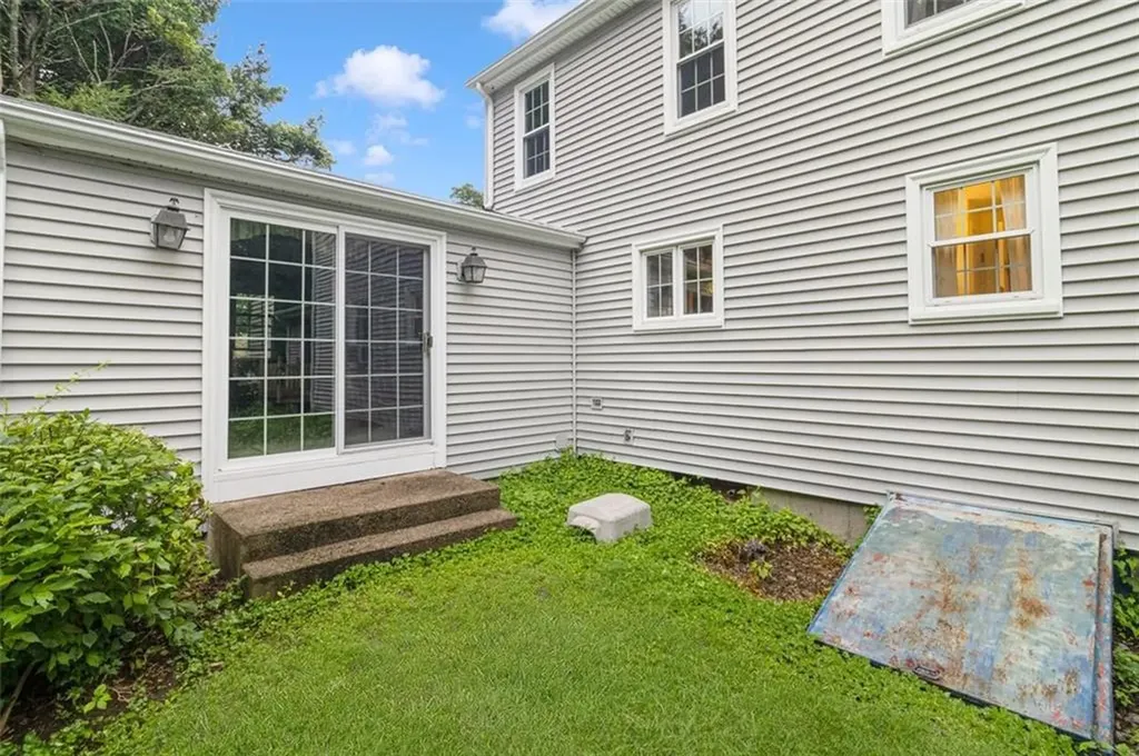 16 Maplewood Drive Coventry RI 02816