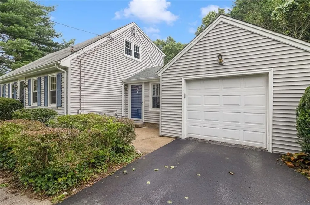 16 Maplewood Drive Coventry RI 02816