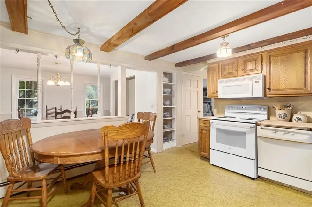 16 Maplewood Drive Coventry RI 02816