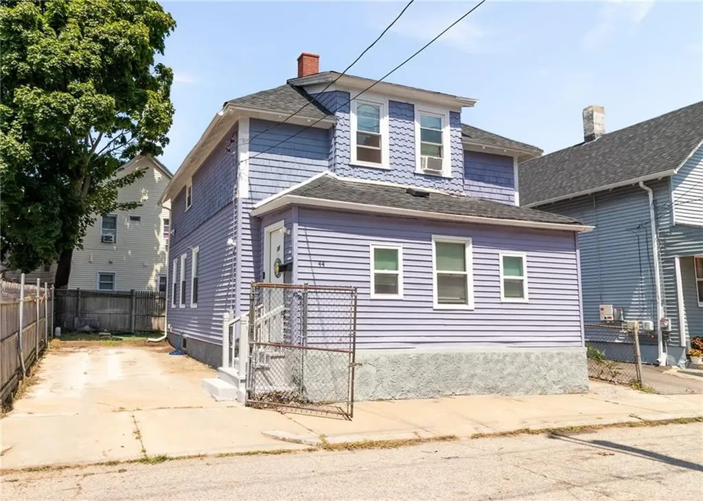 44 Gladstone Street Providence RI 02905