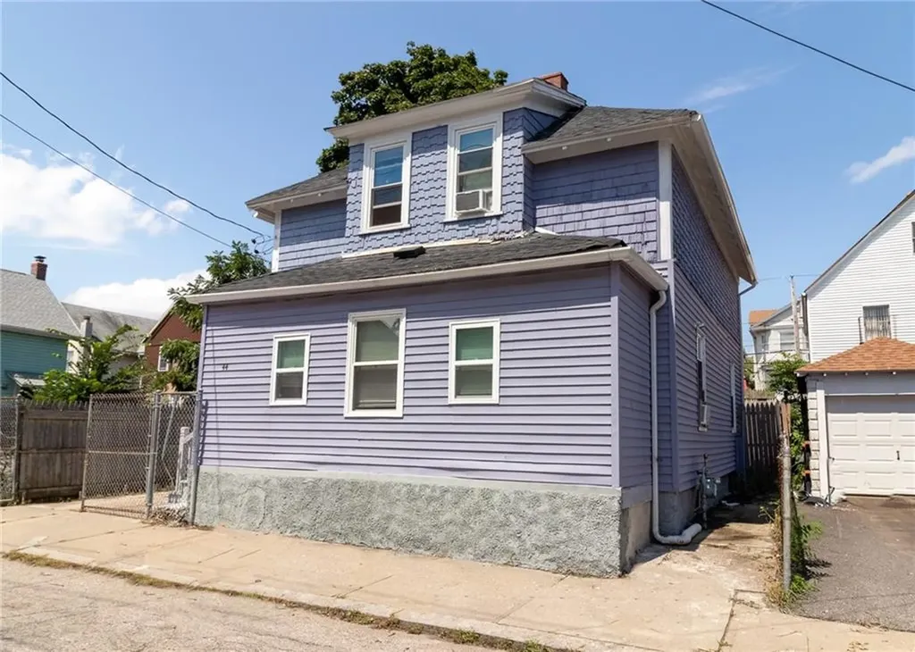44 Gladstone Street Providence RI 02905